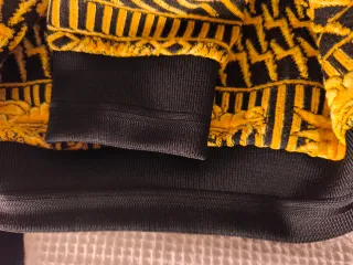 Cazadora Bomber Negra y Dorada