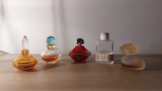 Lote de 5 botes miniaturas de perfumes