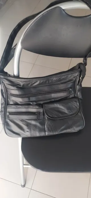 BOLSO NEGRO DE PIEL