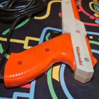 Nintendo NES Zapper con juego Duck Hunt