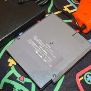 Nintendo NES Zapper con juego Duck Hunt