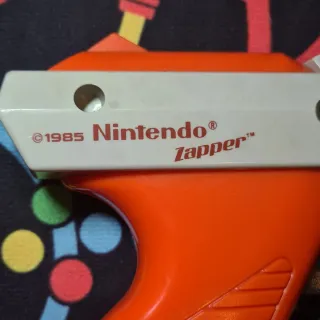 Nintendo NES Zapper con juego Duck Hunt