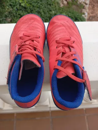 Botas fútbol niño Talla 28