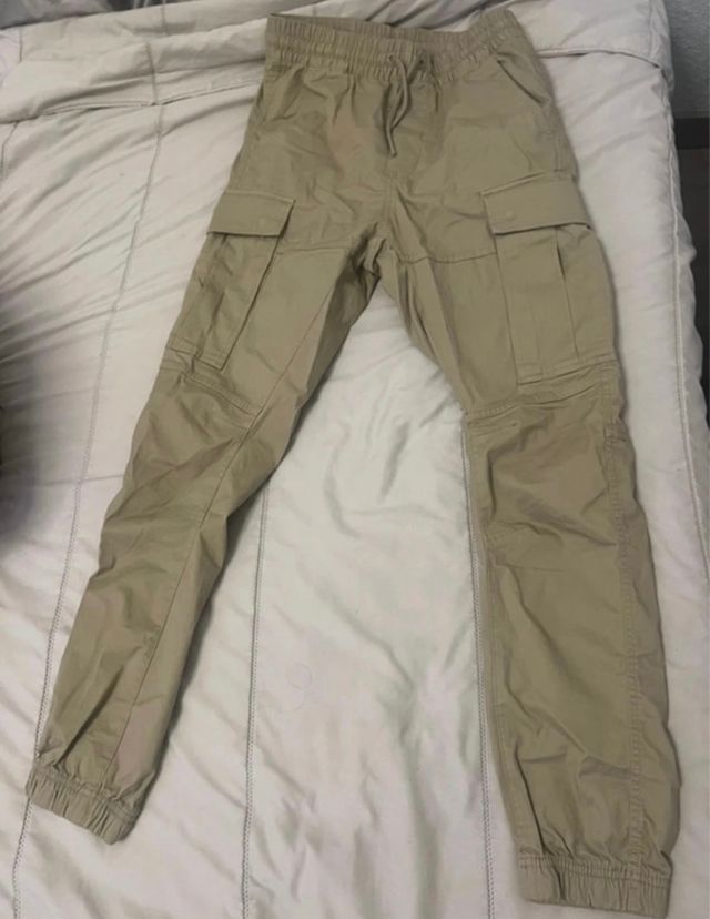 Pantalón cargo H&M beige