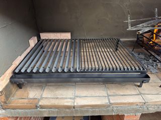 Griglia 60x50cm a V con grassoiera per barbecue