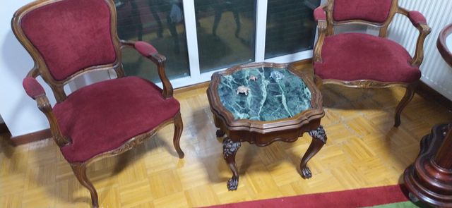 Bonita mesita de salón madera y mármol