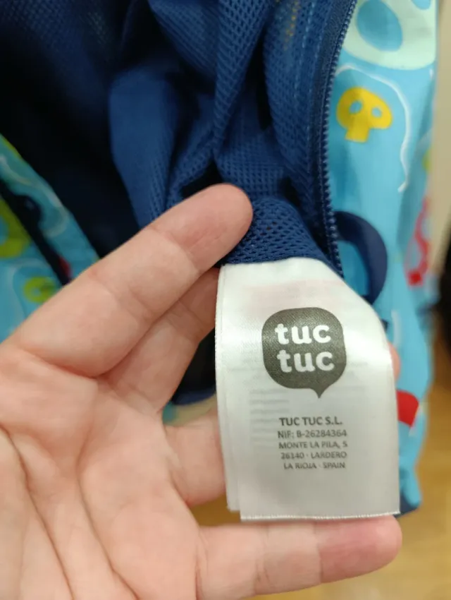 Chaqueta cortavientos niño calaveras