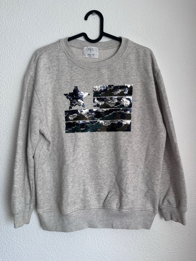 Sudadera Zara con lentejuelas bandera USA
