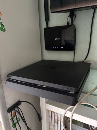 PlayStation 4 Slim Nera