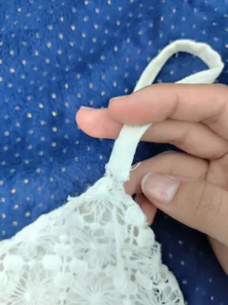 Blusa de verano con encaje.