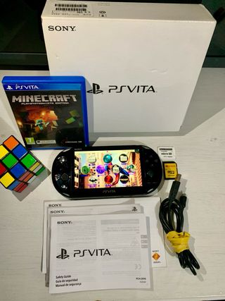 PS Vita Slim in Scatola + Minecraft e M.A.G.I.A