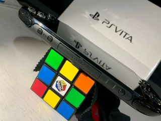 PS Vita Slim in Scatola + Minecraft e M.A.G.I.A