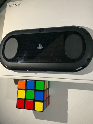 PS Vita Slim in Scatola + Minecraft e M.A.G.I.A