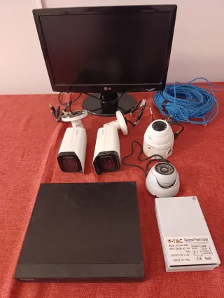 Kit videosorveglianza LG con telecamere e DVR