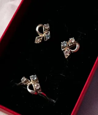 Conjunto Anillo y Pendientes Antiguos