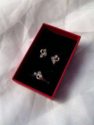 Conjunto Anillo y Pendientes Antiguos