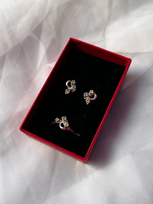 Conjunto Anillo y Pendientes Antiguos