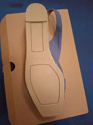 Sandalias Castañer grises