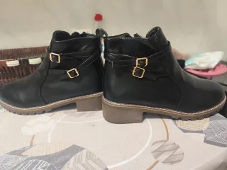 Botines negros Shein con hebillas