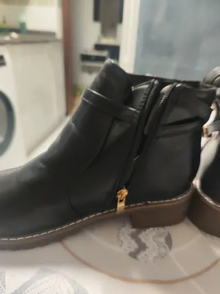 Botines negros Shein con hebillas