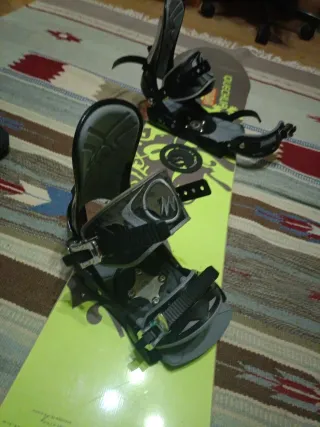 Tabla Snowboard Quechua 150cm incluye fijaciones