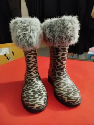 Botas de agua T/ 24 con pelo