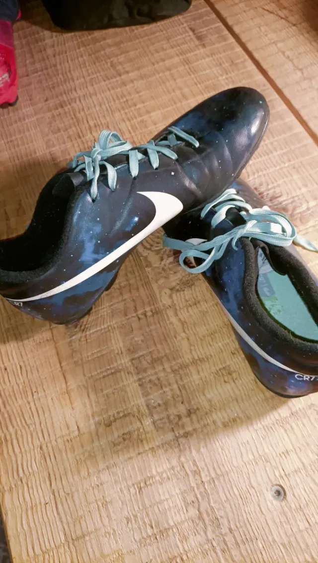 Botas de fútbol Nike CR7