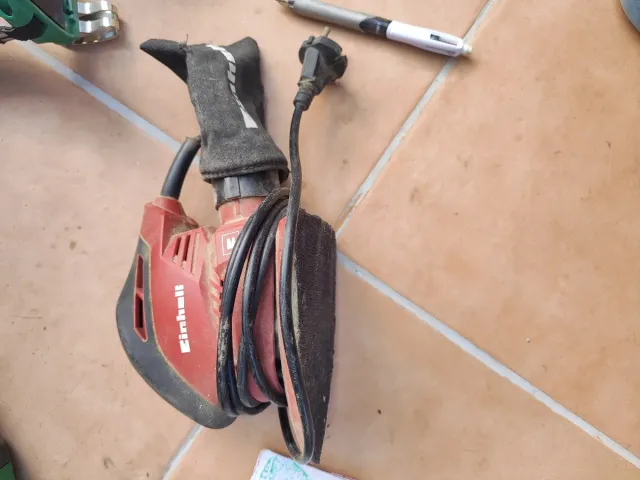 Lijadora Eléctrica Einhell Roja