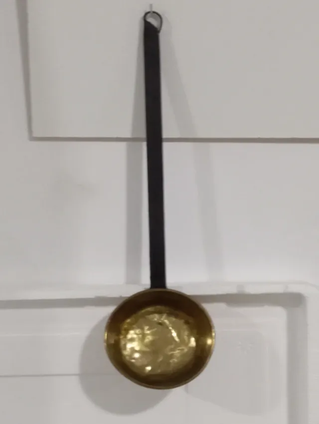 Cazo antiguo de bronce