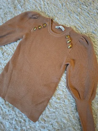 Jersey Zara botones hombro talla S