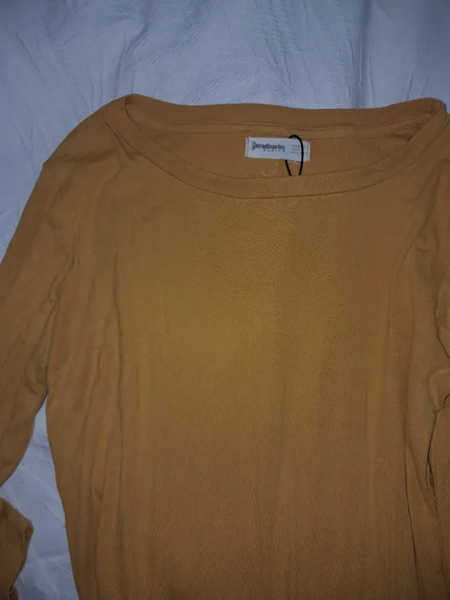Camiseta Stradivarius manga larga entallada