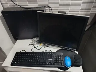Ordenador Dell Torre y Pantalla