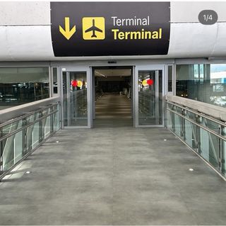 MOQUETA, PVC EN ROllO Y PAVIMENTOS DEPORTIVOS