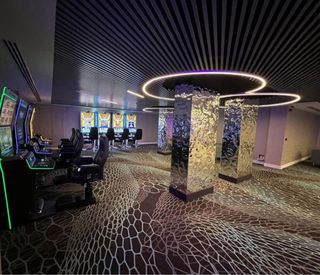 MOQUETA, PVC EN ROllO Y PAVIMENTOS DEPORTIVOS