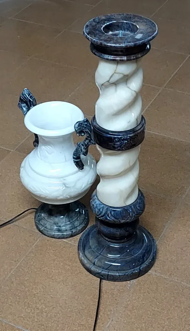 Lampada da terra in marmo con design a torre smontabile