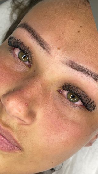 EXTENSIONES DE PESTAÑAS PELO A PELO – PROFESIONAL