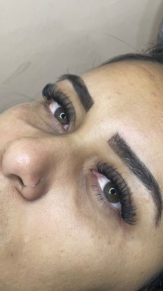 EXTENSIONES DE PESTAÑAS PELO A PELO – PROFESIONAL