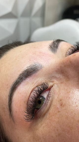 EXTENSIONES DE PESTAÑAS PELO A PELO – PROFESIONAL