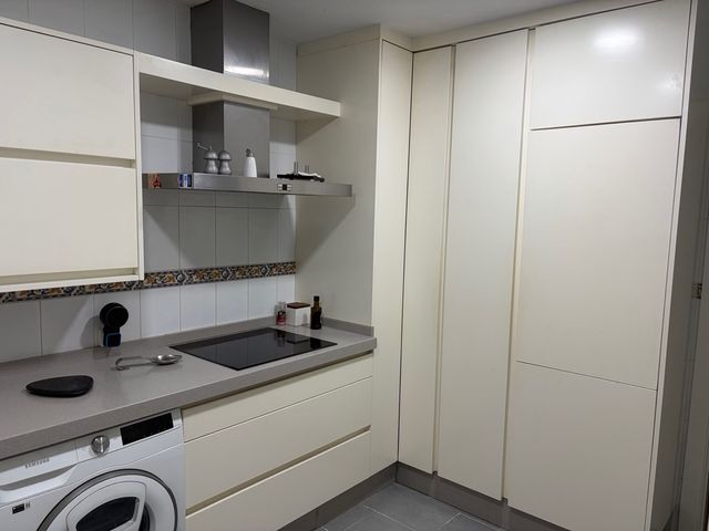 Mobiliario de cocina completo.