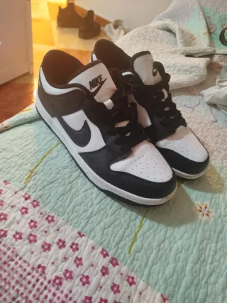 Zapatillas Nike Negras y Blancas