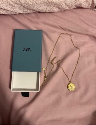 Collar dorado inicial L