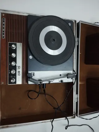 Giradischi da viaggio