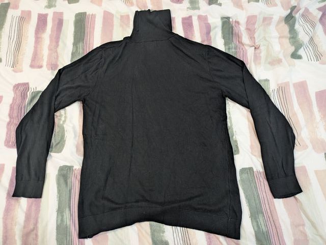 Jersey cuello alto Pull&Bear negro talla L