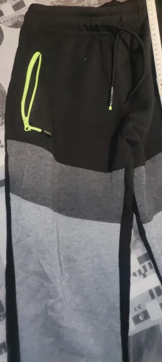 Pantalón XL chándal negro y gris