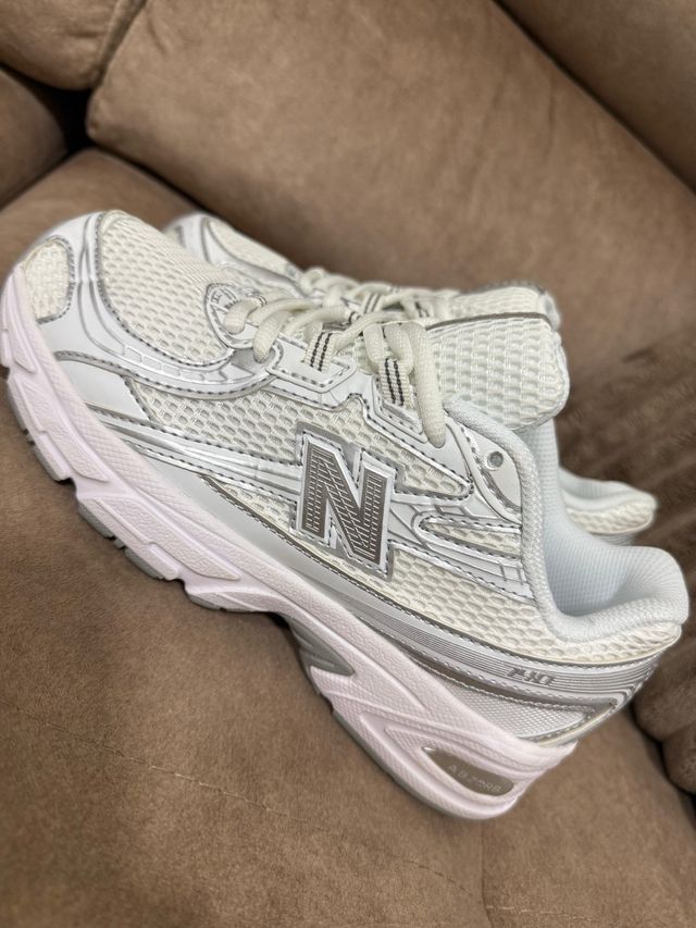 New Balance 740 Mujer Plata y Blanco