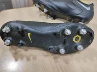 Botas de fútbol Nike Tiempo Pro SG