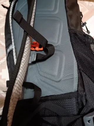 Mochila senderismo negra
