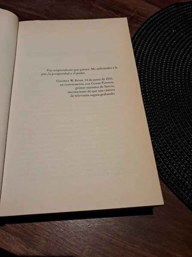 ESTUPIDOS HOMBRES BLANCOS (Spanish Edition)