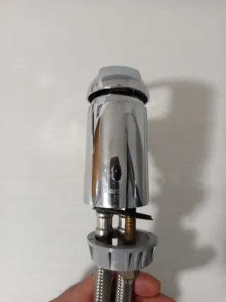 Grifo de lavabo o bidé cromado