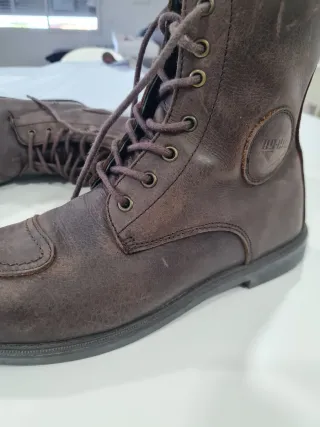 Botas de piel By City marrones talla 41